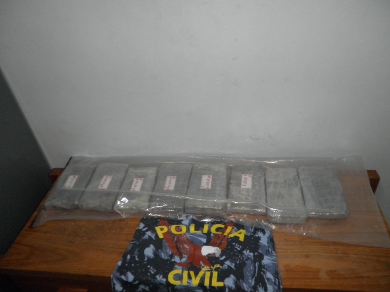 Tabletes de maconha apreendidos.