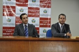 Promotores Gustavo Dantas e Vinicius Gahyva, respons�veis pela investiga��o contra o m�dico Ubirat� Carvalho