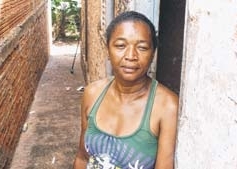 Edna, me de Jnior, reclamou da falta de apoio da Defensoria