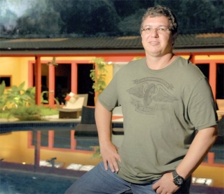 Boninho desagradou os internautas com not�cia sobre sabotador 