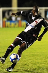O meia Z Roberto em jogo pelo Vasco 