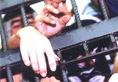 Relatrio aponta que 52% de presos dormem amontoados, vrios com doenas infectocontagiosas como Aids