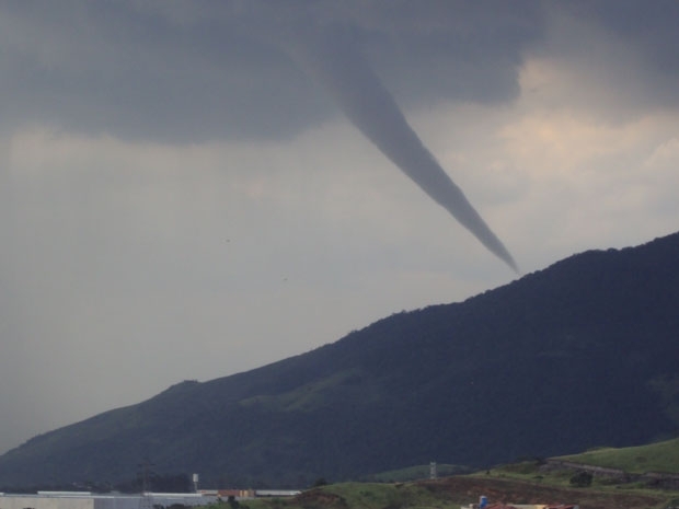 Tornado de baixa intensidade no Rio