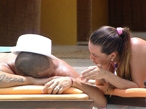 Casal discute rela��o