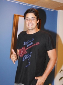 O ator Bruno De Luca, que chorou ap�s ser 