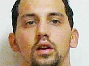 Jonathan B. Gambino foi preso acusado de roubo.