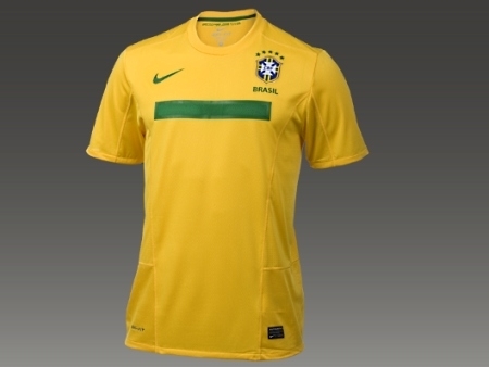 Nova camisa da seleo tem faixa verde na frente e quase nada nas costas