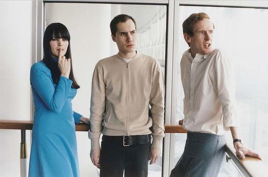 A cantora Trish Keenan (esq.), da banda indie Broadcast