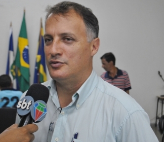 Prefeitos da regio aproveitaram reunio do Consrcio da Sade para comemorar o fato de terem um representante na Direto