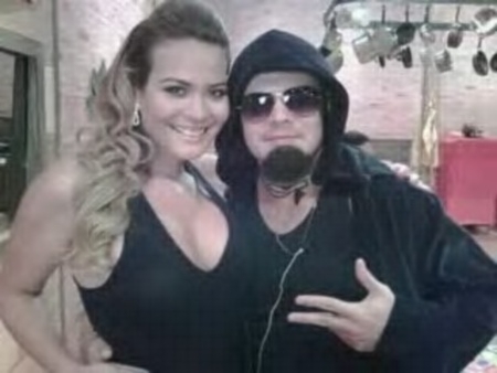 Geisy Arruda ao lado do novo namorado, o humorista Alo�sio Junior