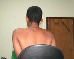 Adolescente, flagrado aps assaltar casal com arma de brinquedo, voltar ao Pomeri, a 