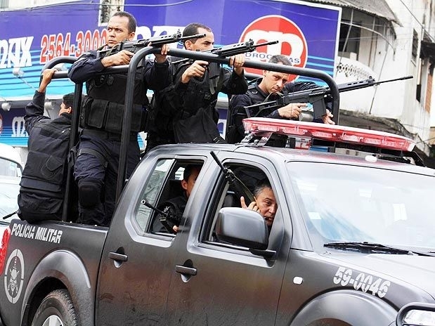 Polcia fortemente armada ocupou conjunto de favelas no final de novembro