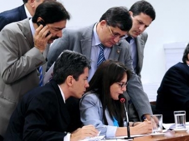 Serys Slhessarenko (PT-MT) apresentou a proposta do Oramento 2011