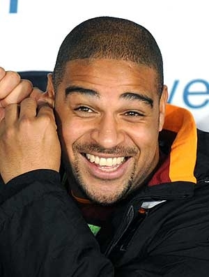 Adriano chega ao Brasil no dia 20
