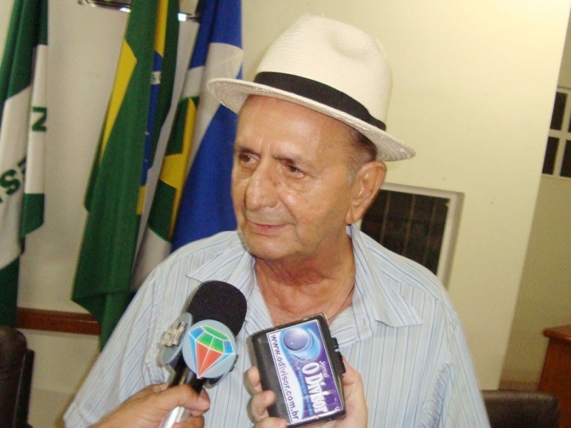 Se for eleito, doarei meu pagamento ao Hospital Amparo. Nem o carro da Prefeitura vou usar, eu tenho carro