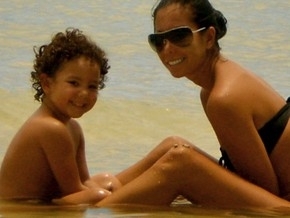 Alex, suposto filho de Ronaldo, e Michele, me dele