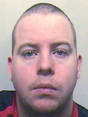 O oper�rio Darren Newton.