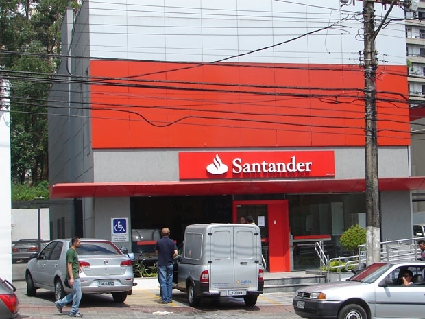 Ag�ncia banc�ria do Santander, do Morumbi, foi alvo de um assalto nesta quarta-feira (1)