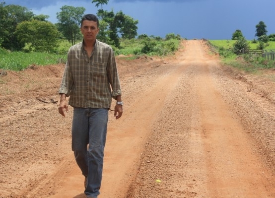 Vereador Deca acompanha de perto as obras de melhoramento da estrada do Santaninha.