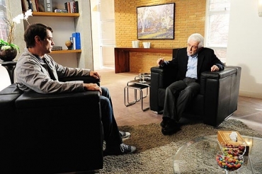 Gerson (Marcello Antony) revelou seu segredo no consultrio do psiquiatra Flvio Gikovate em 