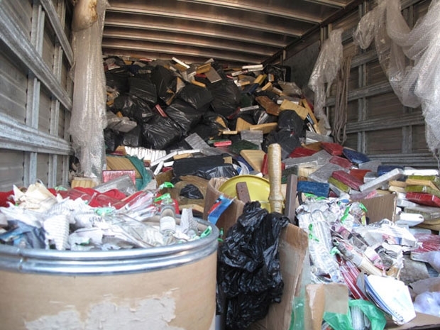 Caminho lotado de maconha  tirado do Conjunto de Favelas do Alemo