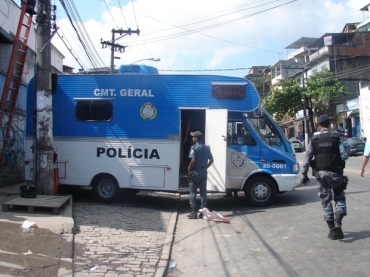 Trailer da pol�cia para quem se render