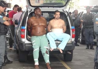 Suspeitos foram feridos quando tentaram furar cerco, diz pol�cia 