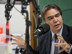 O ministro da Sade, Jos Gomes Temporo, esteve no programa Bom Dia Ministro nesta quinta