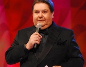 Fausto durante apresentao do Domingo