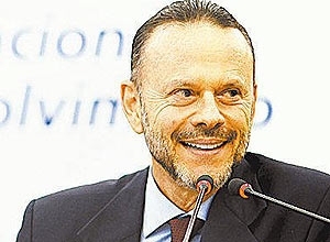 Presidente eleita, Dilma Rousseff, convidou o presidente do BNDES, Luciano Coutinho, a permanecer no cargo