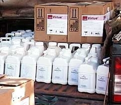 Ladres invadiram uma propriedade rural e levaram os agrotxicos, que estavam armazenados no local