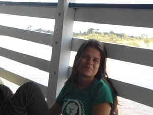 Thas Buratto, de 24 anos,  barrada em voo internacional