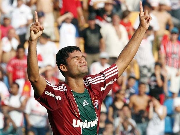 Bola area  o segredo dos zagueiros do Fluminense