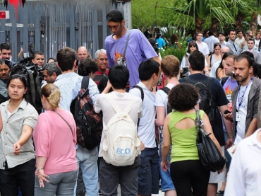 Ele andou pela Avenida Paulista e chamou aten��o de quem passava. 