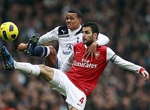 Fbregas (dir), que cometeu pnalti na segunda etapa