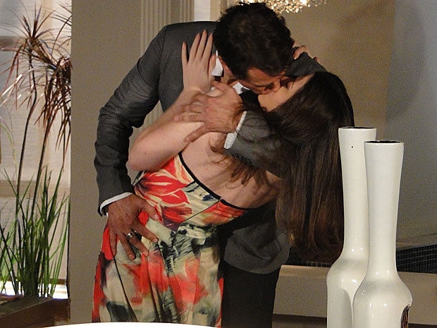 O clima enfim esquenta entre Gerson e Felcia