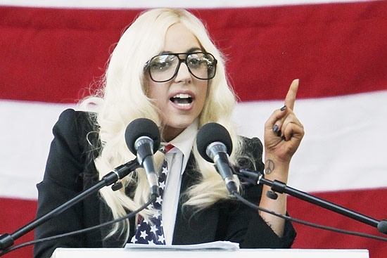 A cantora Lady Gaga durante protesto em Portland, no Maine (EUA), contra a proibio de gays no Exrcito