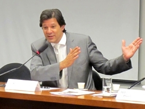 O ministro Fernando Haddad fala a deputados sobre Enem em comisso da Cmara