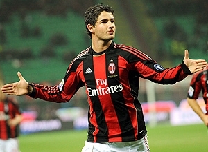 Pato celebra o seu gol marcado no estdio de San Siro