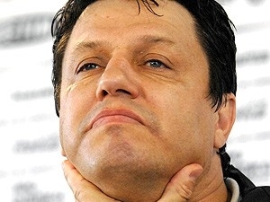 Adilson Batista tem a responsabilidade de chefiar os Meninos da Vila em 2011 