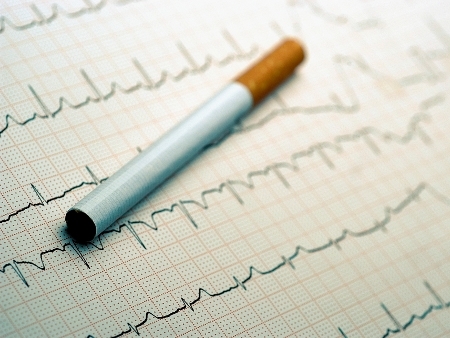 O uso combinado de cigarro e plula anticoncepcional e a anemia pela deficincia de ferro so os principais perigos