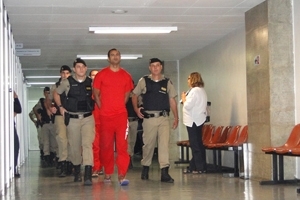 Bruno chega para a audincia em Belo Horizonte