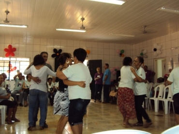 Aps o almoo muita msica e diverso para alegrar o dia.