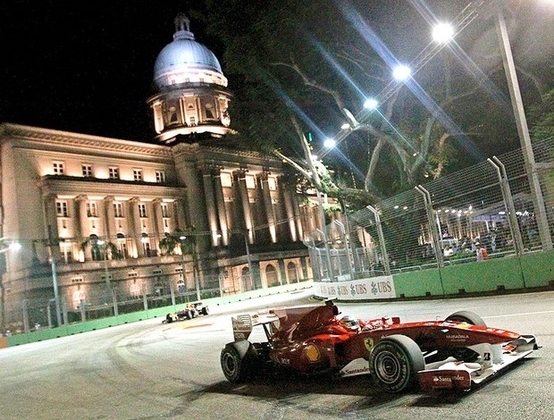 Fernando Alonso vence o GP de Cingapura de ponta a ponta no circuito de rua de Marina Bay
