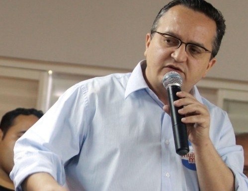 Pedro Taques (PDT) subiu de 8% para 19%, o correspondente a 11% em 30 dias.