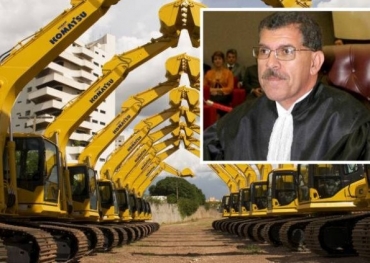 Maquinrios do programa do governo; no destaque, o ministro Humerto Martins 