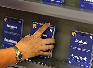 Cartes do Facebook em estande na Flrida