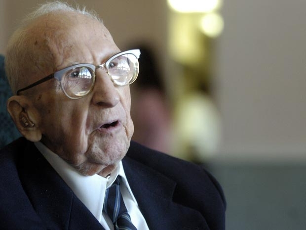 Walter Breuning em foto de 2009.