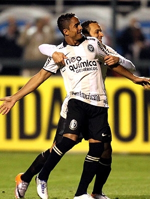 Corinthians abre o placar sobre o Grmio Prudente