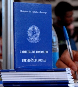 Empregos formais somam 299 mil em agosto e voltam a bater recorde